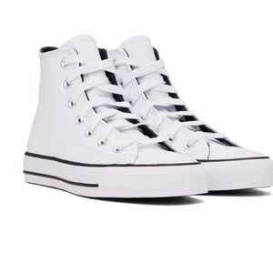 I oderderd it for the gym, but I wasn’t aware that there are leather!